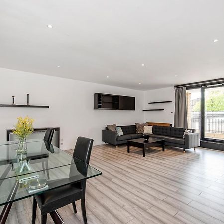 Large And Central 2 Bed Londres Exterior foto