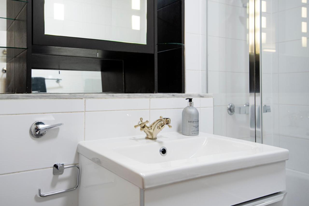 Large And Central 2 Bed Londres Exterior foto