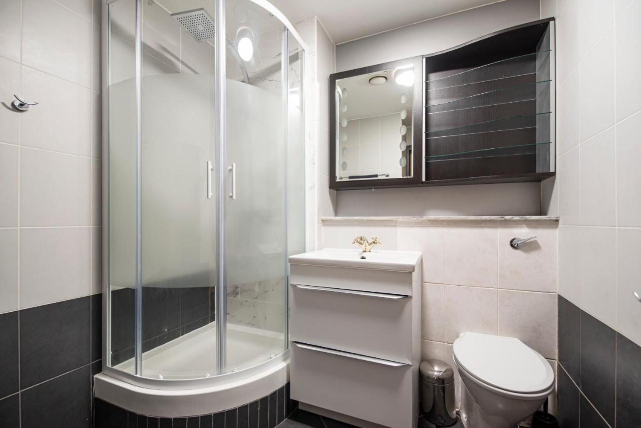 Large And Central 2 Bed Londres Exterior foto