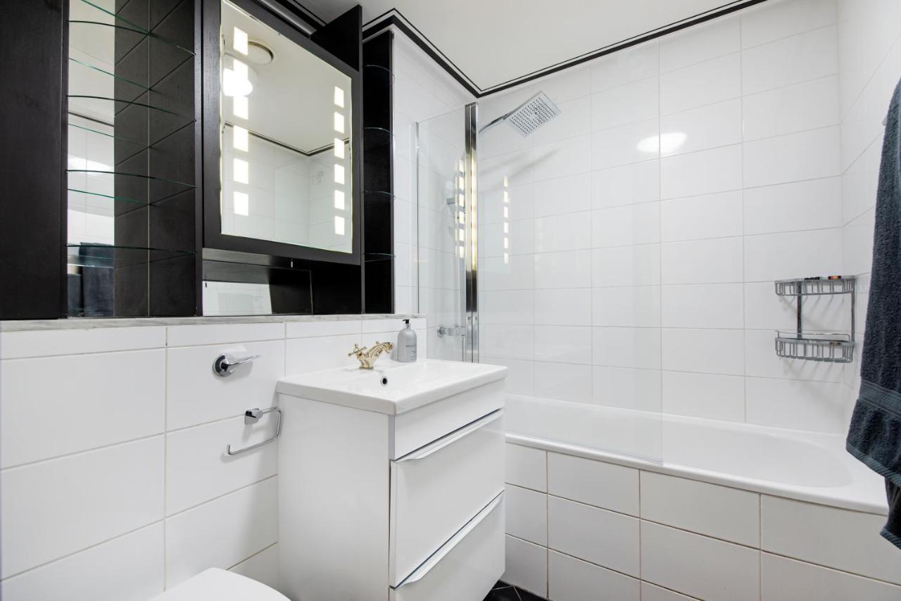 Large And Central 2 Bed Londres Exterior foto