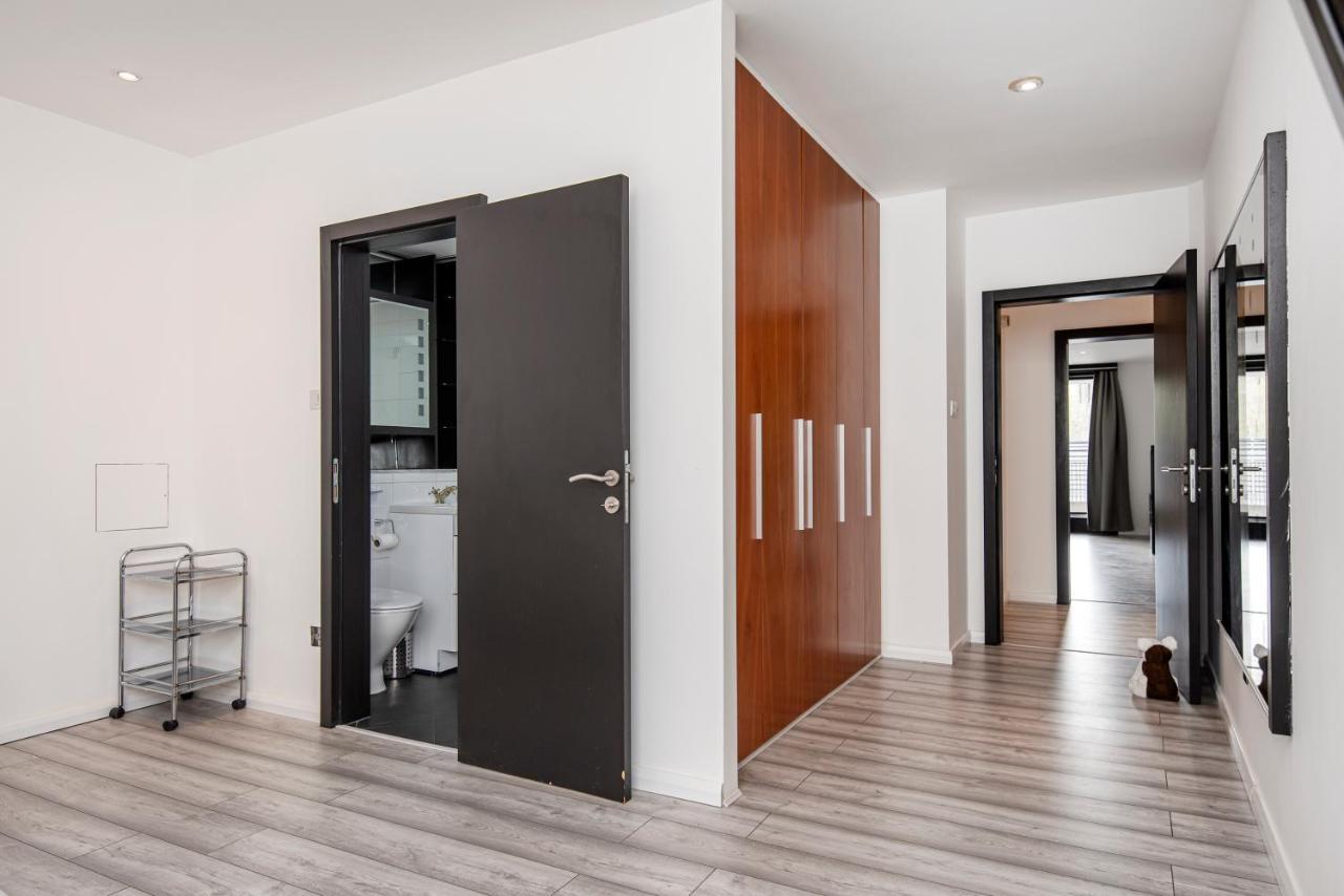 Large And Central 2 Bed Londres Exterior foto